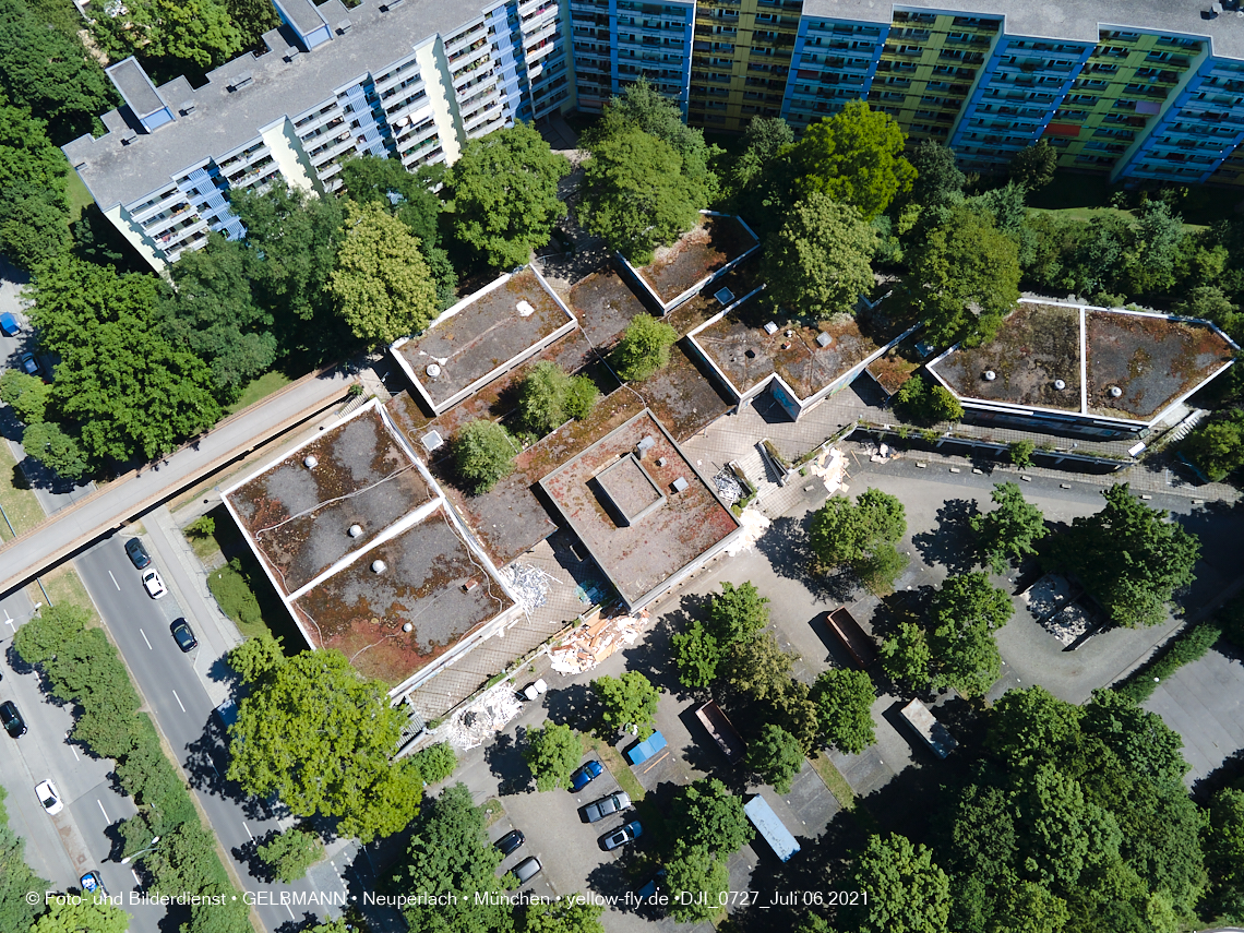 06.07.2021 - Einkaufs- und Wohnzentrum Quiddestraße in Neuperlach